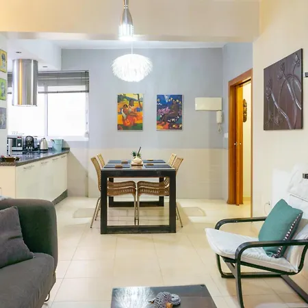 Coris Apartment *